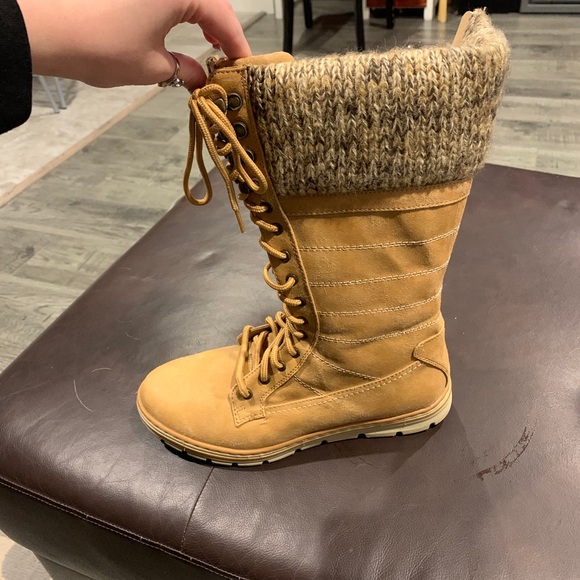 Women’s cliff boots - Picture 3 of 3